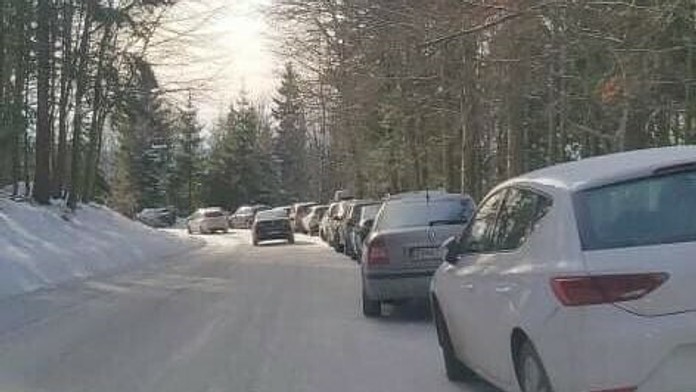 Polícia uzatvorila cestu na Skalku