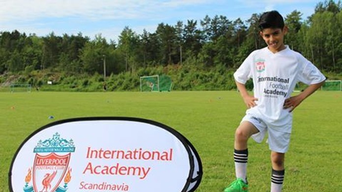 Rašed Al Hijjawi počas kempu v FC Liverpool.