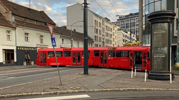 Vykoľajená električka