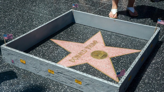 Trump už má svoj múr.