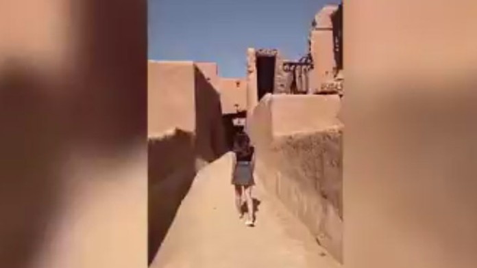 V Saudskej Arábii sa prešla v minisukni. Zatkli ju potom, ako ju videli na videu
