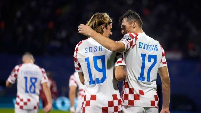 Chorváti sa prebojovali na Euro, Wales bude musieť ešte bojovať. Francúzi stratili prvé body