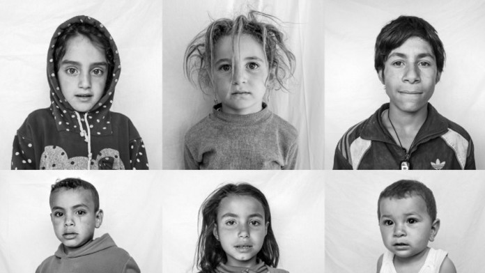 Deti, ktoré čakajú na mier.