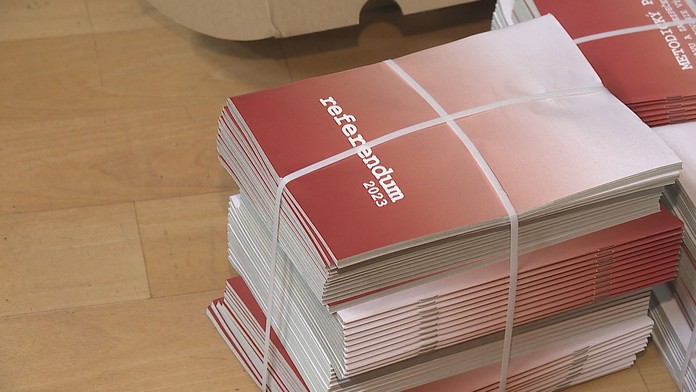 Ako mám hlasovať v referende, kedy budú výsledky a môžem poslať svoj hlas poštou? (Otázky a odpovede)