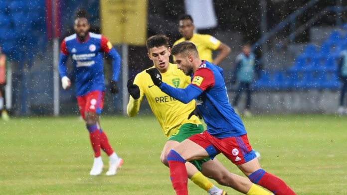 Sprava Seničan Filip Oršula a Enis Fazlagič zo Žiliny v dohrávke 16. kola Fortuna ligy.