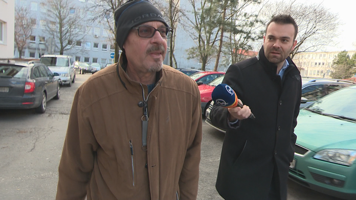 Valeri Ničuškin z Colrada oslavuje gól proti Ottawe.