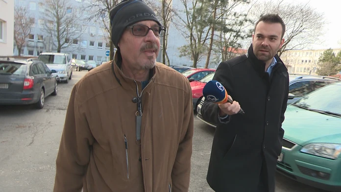 Valeri Ničuškin z Colrada oslavuje gól proti Ottawe.