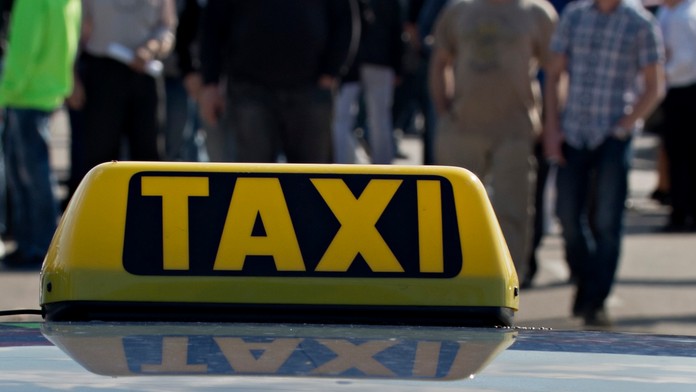 Nitrianski policajti odhalili zdrogovaného taxikára. Drogy mal aj v aute