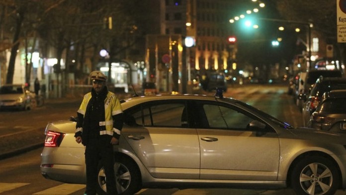 K útoku došlo vo Viedni pred ôsmou hodinou večer.