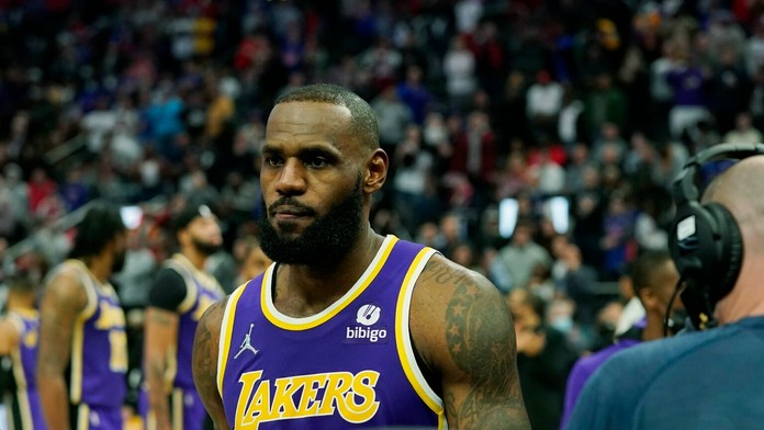 Lebron James po vylúčení zo zápasu.