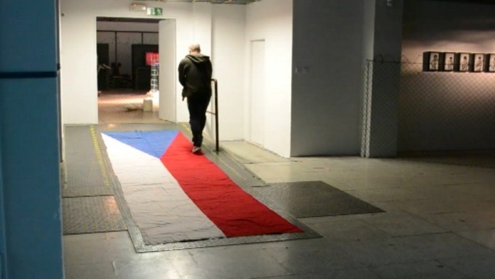 19 Ceska vlajka.transferweb_jpg_bez_watermarku_1.jpg