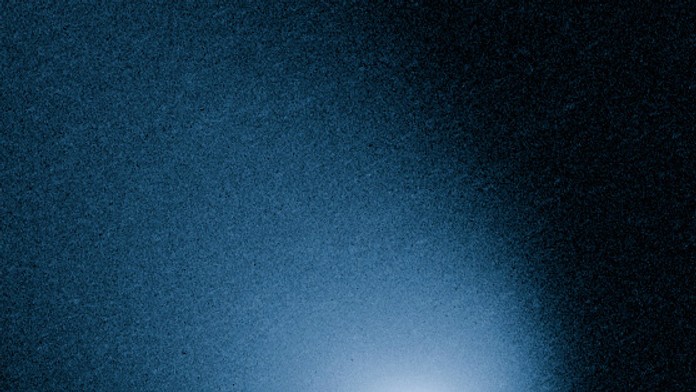 Kométa Siding Spring na snímke z 27. marca 2014 ako ju zachytil Hubblov teleskop.