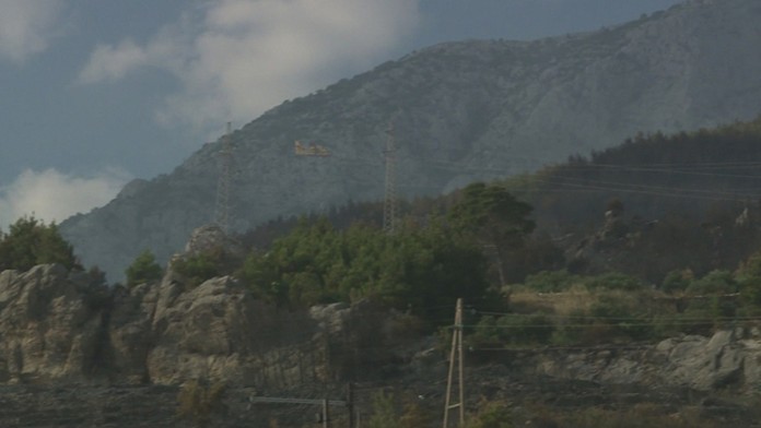 Makarska riviera počas vlaňajších požiarov.