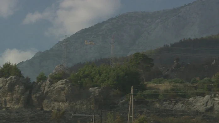 Makarska riviera počas vlaňajších požiarov.