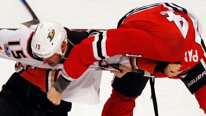 Pánik sa v druhej tretine pobil s Ryanom Getzlafom.