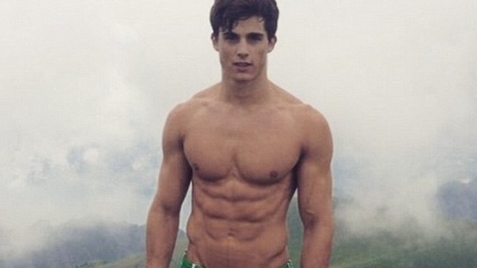 27C81F1600000578-3047007-image-m-2_1429537135655 (1).jpg