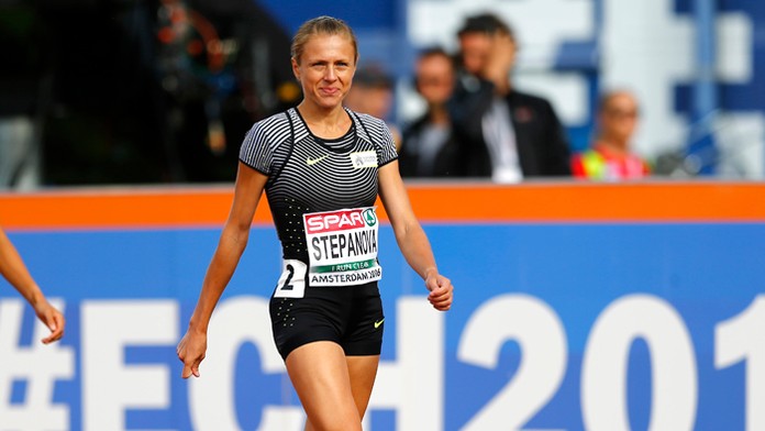 Osemstovkárka Julia Stepanovová pomohla odhaliť dopingový škandál. Sama v ňom však bola zapojená.