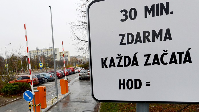 Parkovisko pred nemocnicou