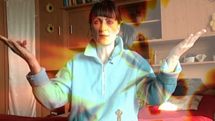 Laura tvrdí, že sa rozpráva s Bohom. Zničila život už niekoľkým rodinám