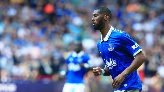 Pracoval v KFC a sníval o futbalovej kariére. Portugalský útočník teraz absolvoval premiéru v Premier League