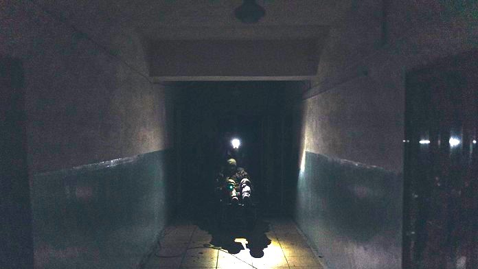 Pacientov operujú bez elektriny, výpadky na Ukrajine ľudí nútia improvizovať. 