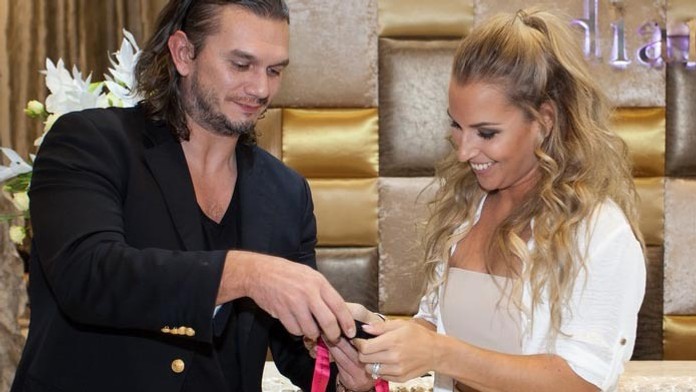 Cibulková dostala šperk. Ju dojal nápis, vás dojme počet diamantov