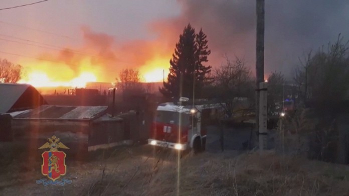 VIDEO: Požiare v Rusku spálili stovky domov a majú už desiatku obetí. Pre vojnu ich nemajú ako hasiť, blížia sa k mestám