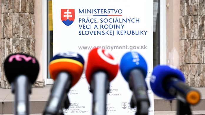 Ministerstvo práce Milana Krajniaka si v novembri predĺži víkend o dva dni. Nebudú pracovať aby ušetrili energie