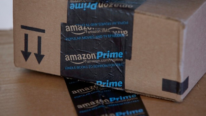 Krabica s tovarom spoločnosti Amazon