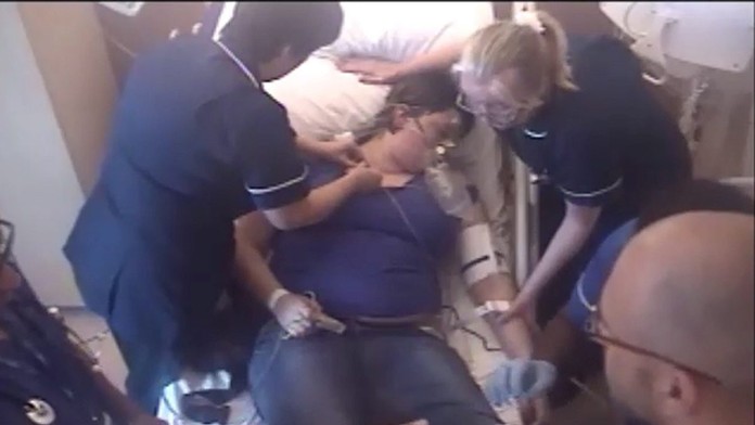 Sara Brautigam zomiera.