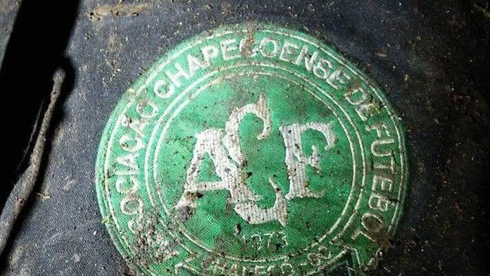 V Kolumbii sa zrútilo lietadlo s hráčmi brazílskeho klubu Chapecoense.