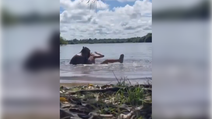 VIDEO: Desivý útok najväčšieho hlodavca sveta. Rozzúrená kapybara začala topiť ženu, išla jej po hlave