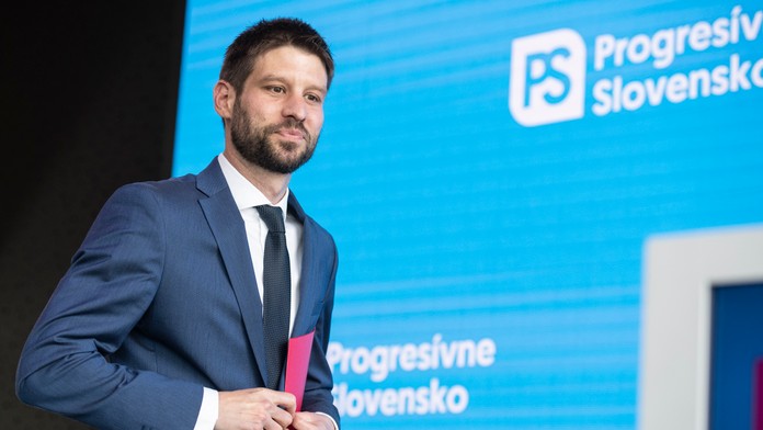 Prieskum: Smer si drží prvenstvo, PS predbehlo Hlas