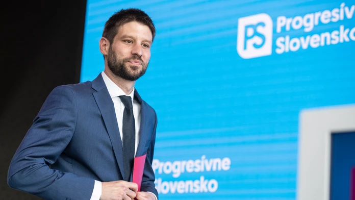 Prieskum: Smer si drží prvenstvo, PS predbehlo Hlas