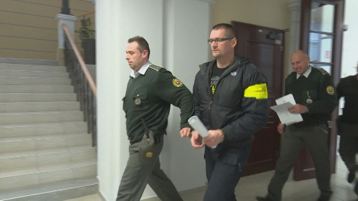 Bývalý policajt na súde.