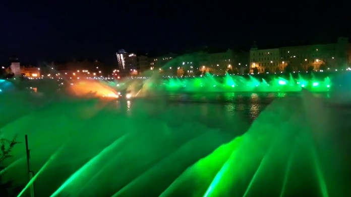 Českí hasiči vytvorili najväčšiu fontánu.