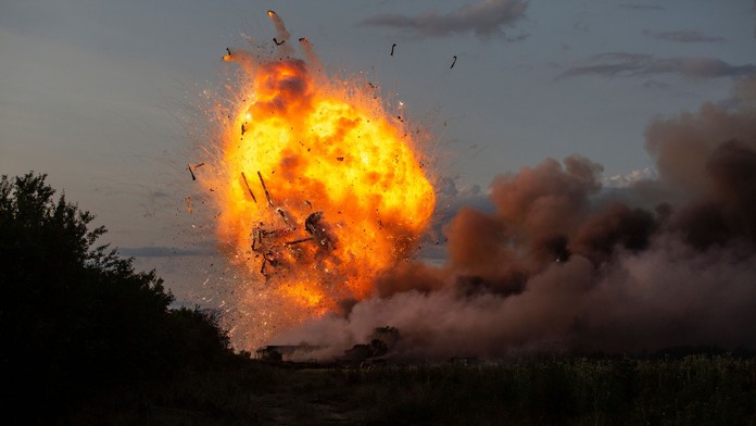 Ukrajina vraj zasadila tvrdý úder Rusku. Zasiahli sklad s leteckými bombami