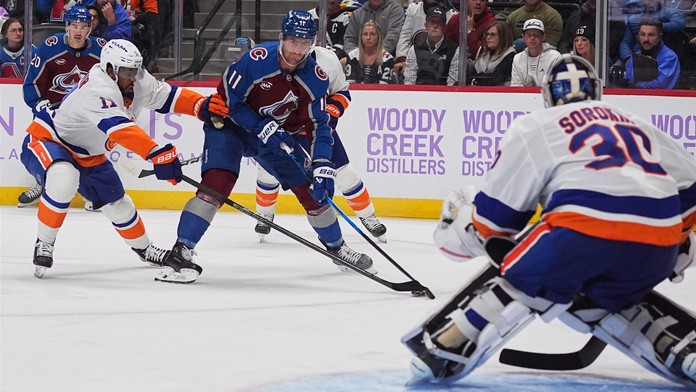 Momentka zo zápasu Colorado - Islanders