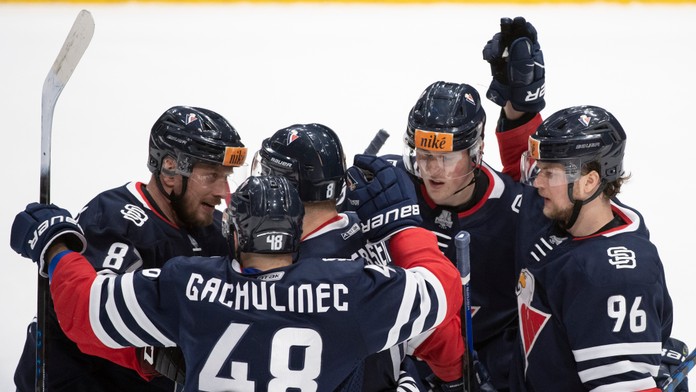 Na archívnej snímke hokejisti Slovana Bratislava