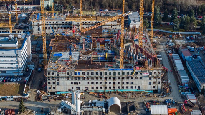 Výstavba novej nemocnice v Banskej Bystrici napreduje.