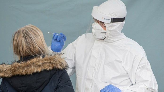 Sklad vecí potrebných na celoplošné testovanie.