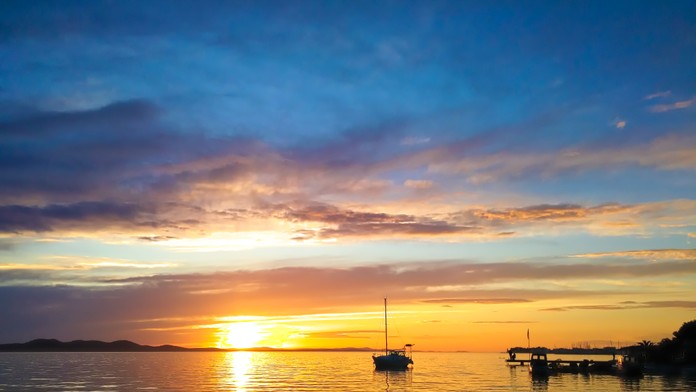 Na vyhlásenej chorvátskej pláži zakázali kúpanie. Voda je plná výkalov