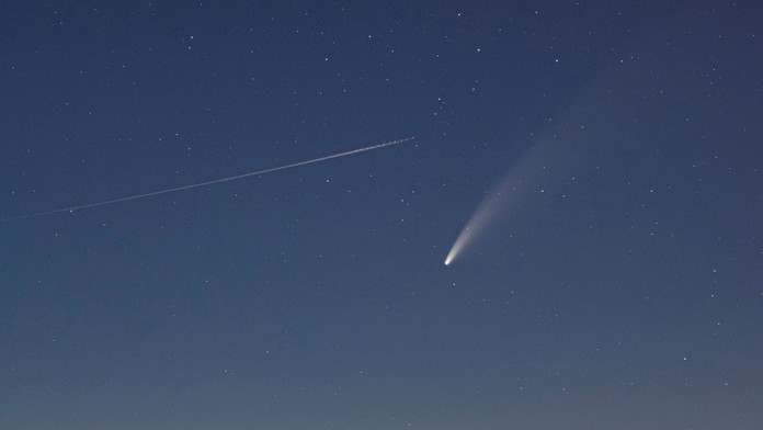 Žiariť bude jasnejšie než hviezdy. Závratnou rýchlosťou sa k Zemi blíži nedávno objavená kométa