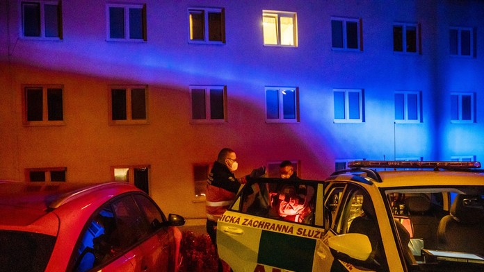 Slovák žijúci v Česku sa bál poplatku za výjazd sanitky, žena s otvorenou zlomeninou týždne pomaly zomierala