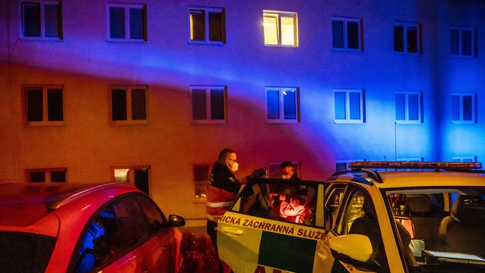 Slovák žijúci v Česku sa bál poplatku za výjazd sanitky, žena s otvorenou zlomeninou týždne pomaly zomierala