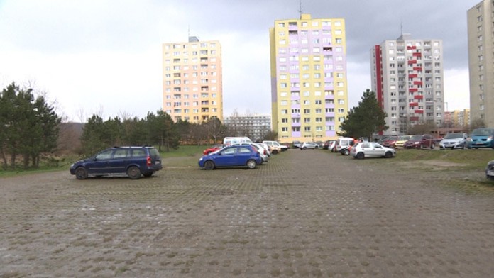 Dotknuté parkovisko, kde má vyrásť nová bytovka.