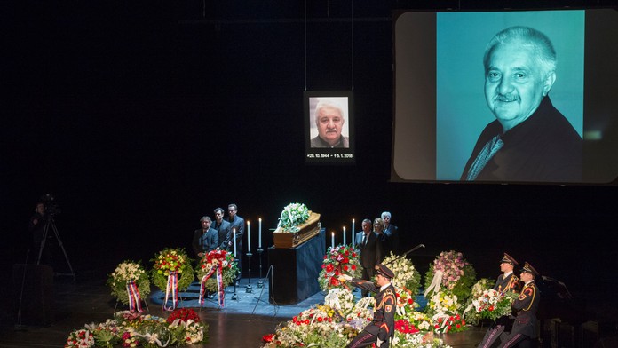 Na aute sa rútil vysokou rýchlosťou a ešte aj nafúkal.