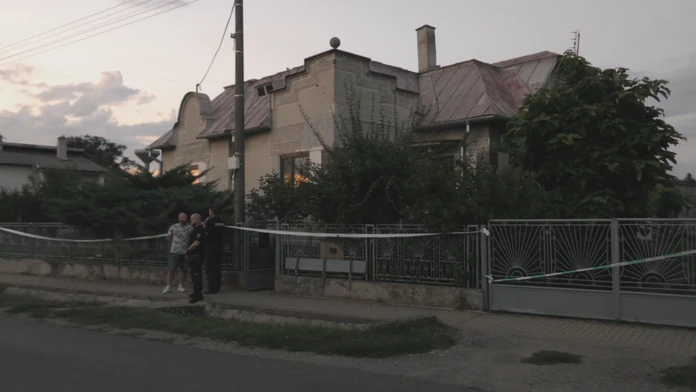 Muž na rodinu zaútočil v tomto dome.