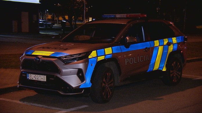 Zisťovali sme, kto je 16-ročný chlapec, ktorý mal brutálne útočiť teleskopickou tyčou v Piešťanoch