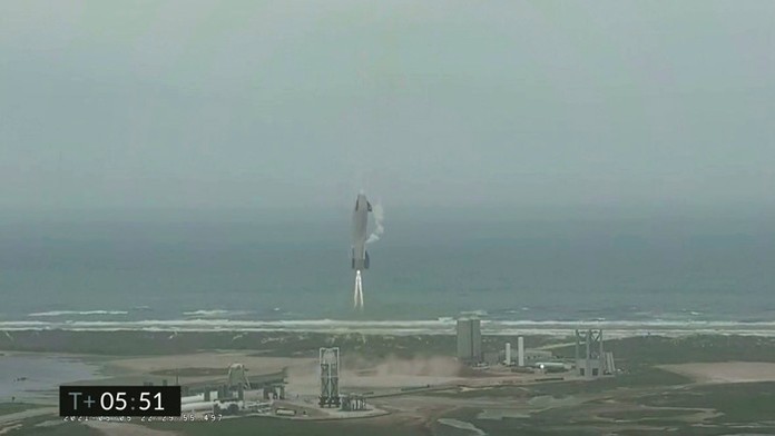 Najnovší prototyp vesmírnej lode Starship prvýkrát úspešne pristál.